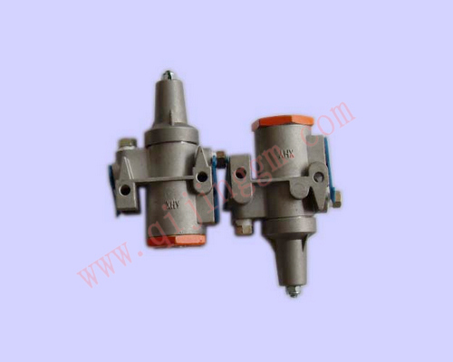 空气滤清调节器和螺塞总成A-C03002-11_HQ环球体育陕齿变速箱配件
