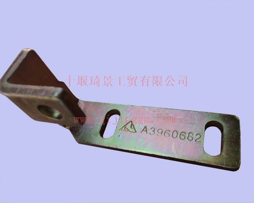 HQ环球体育6BT空气压缩机支架 A3960682 HQ环球体育发动机配件 HQ环球体育天龙配件
